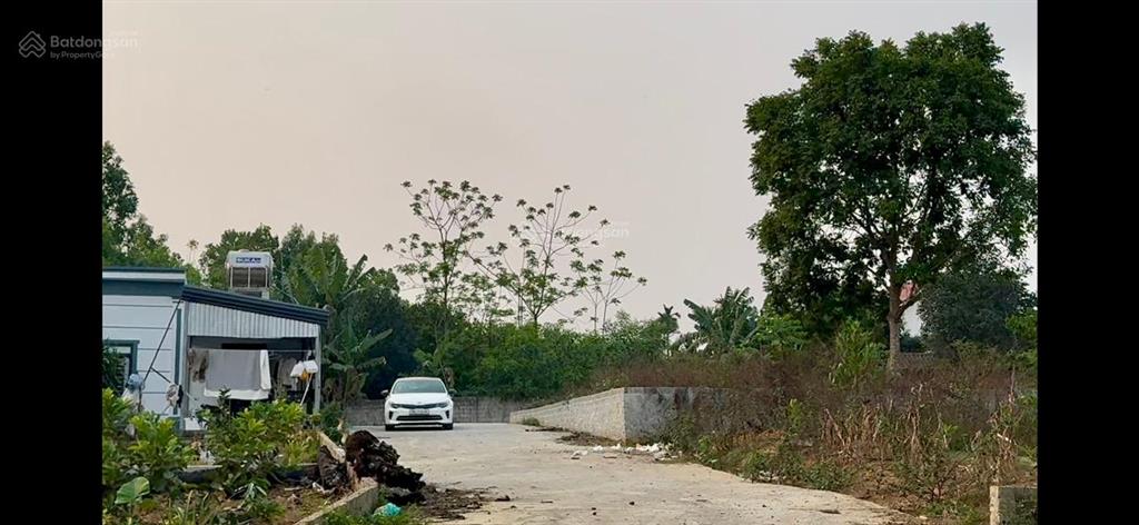 Bán đất phú thọ giáp hồ điều hòa, hướng nam, đường vào và mặt tiền rộng thênh thang.