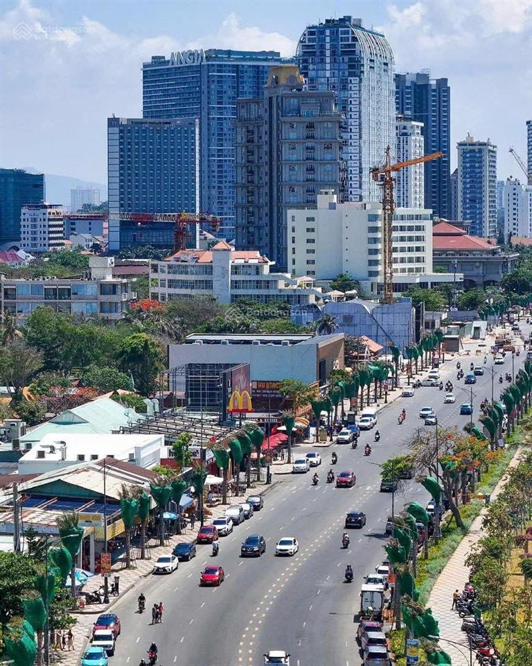 Bán đất xây khách sạn đường hồ quý ly thông ra dã tượng, phó đức chính bãi sau thuỳ vân