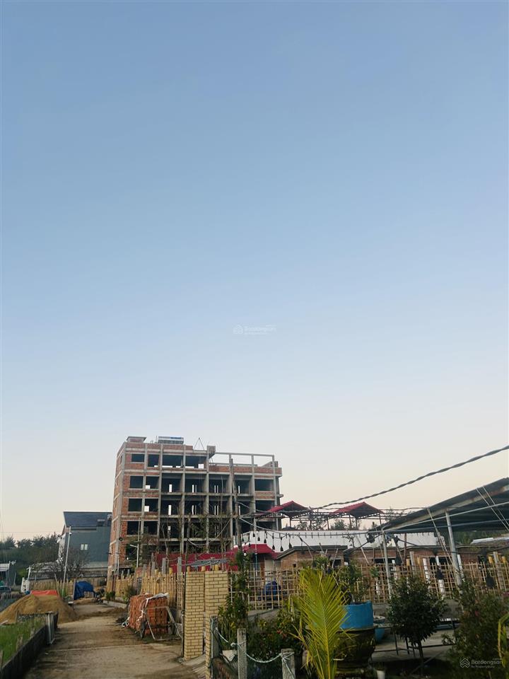 Siêu phẩm nhà hàng mat biển kinh doanh khai thac tốt châu tân quảng ngãi