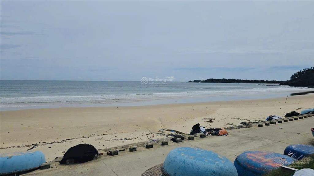 Lô đât vườn 300mv flu thổ cư chia 3 lô ổn áp ra biển 1p