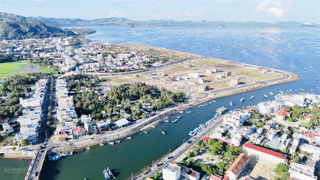 Khu phố long hải, phường xuân phú, dự án đấu giá. sông cầu view sông khá đẹp, giá khá ổn