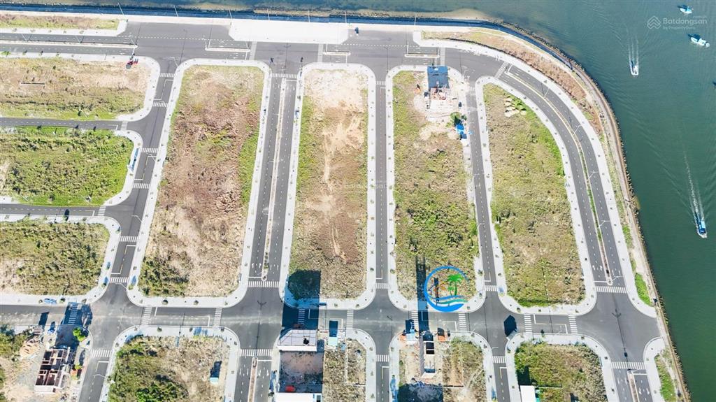 Khu phố long hải, phường xuân phú, dự án đấu giá. sông cầu view sông khá đẹp, giá khá ổn