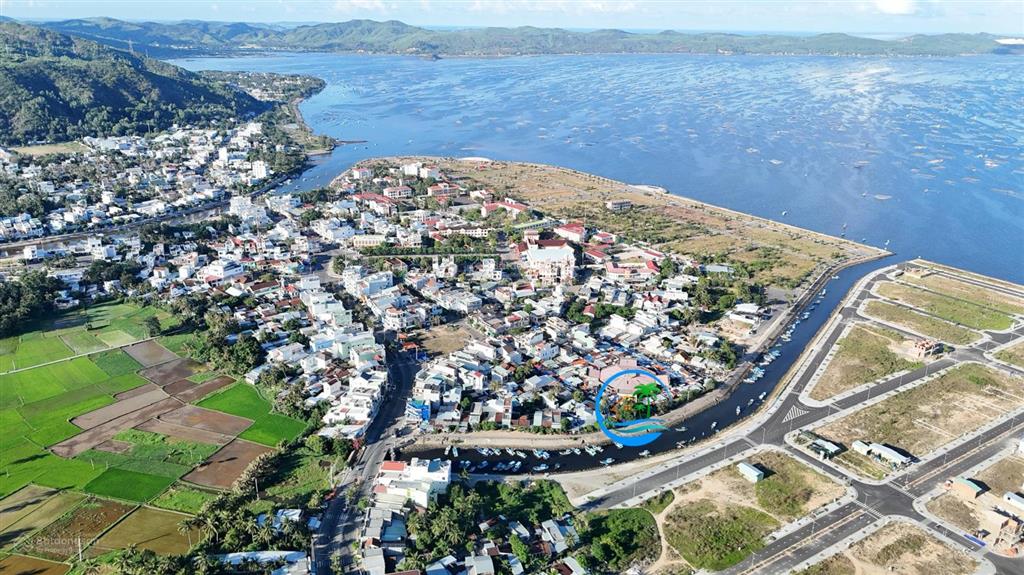 Khu phố long hải, phường xuân phú, dự án đấu giá. sông cầu view sông khá đẹp, giá khá ổn