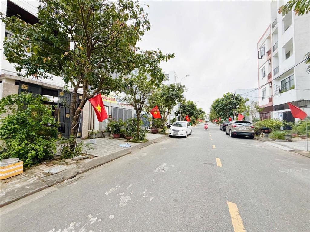 Siêu phẩm đẹp gần biển trục lê van hưu gái tốt