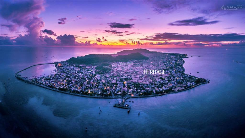 Lý sơn hòn đảo nổi tiếng khắp cả nước việt nam với bán kính 10km dân số đông