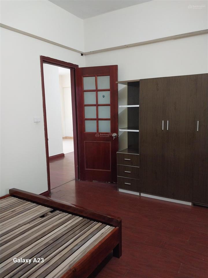 Cho thuê cc 2pn, 1wc, 80m2, 8,5 triệu ở kđt bắc linh đàm.  0393 213 ***