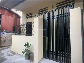 Cc cho thuê nhà ngõ 394 lạc long quân, 3 tầng, 50m2, có sân rộng, thoáng mát, cách 2 nhà ra hồ tây