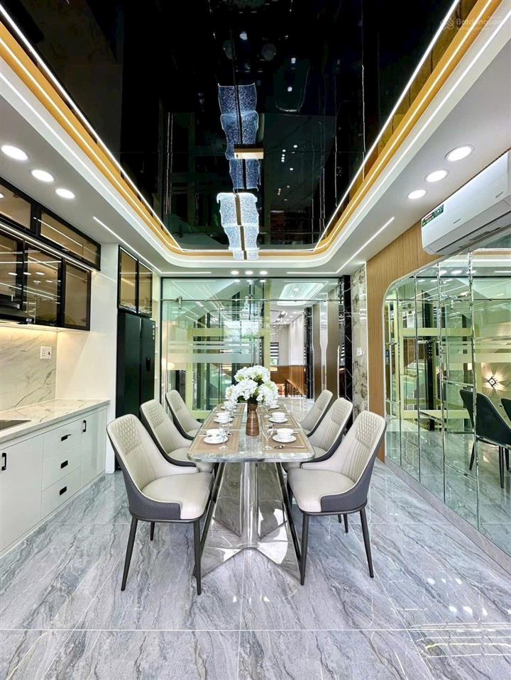 Nhà phố thạnh xuân 21  phường thạnh xuân , đúc 3 lầu thang máy,đường 8m , giá 8tỷ4 tl, 0933 015 ***