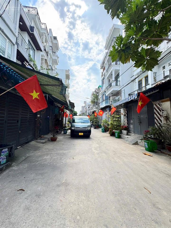 Nhà thạnh xuân 22  phường thới an, dt 4x15m, 3 lầu, giá 5tỷ950,  0933 015 ***.