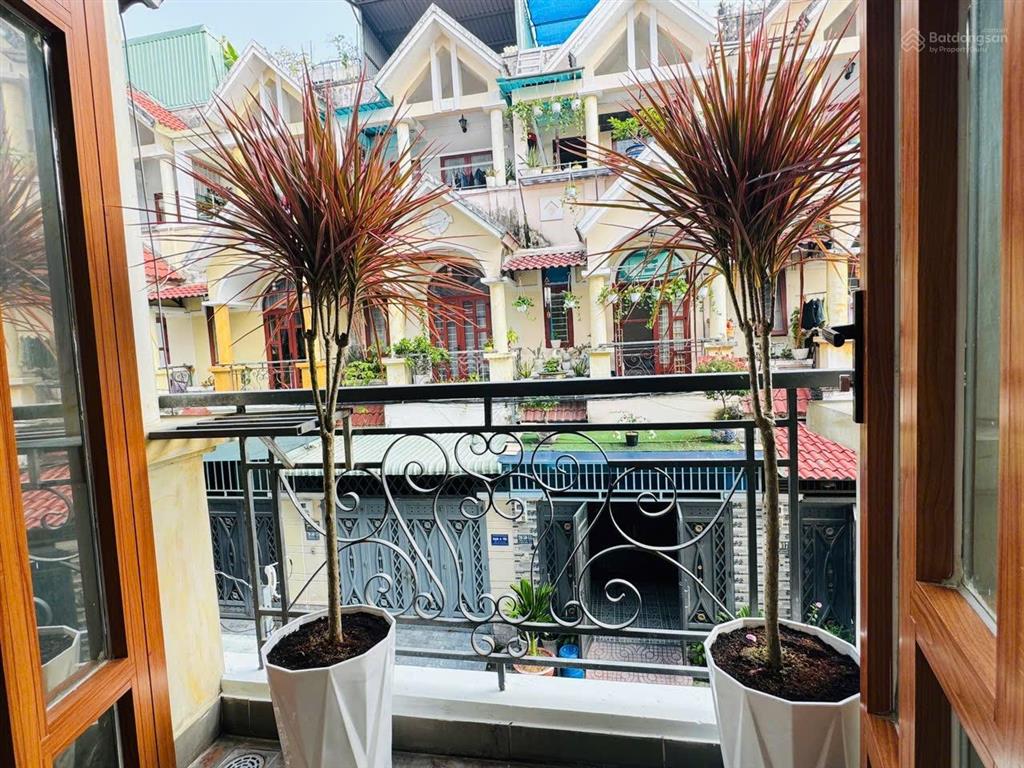 Nhà thạnh xuân 24  kế phường thạnh xuân , dt 4x13 , đường ô tô , giá 5tỷ6 tl ,  0933 015 ***
