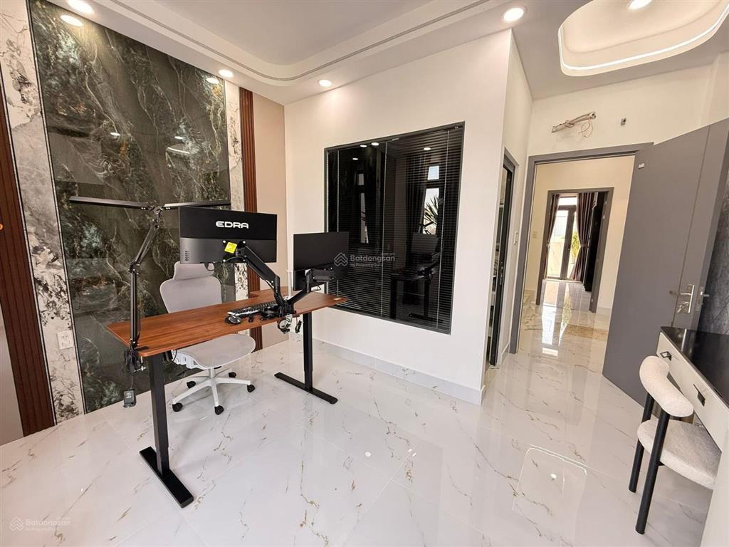 Nhà phố có thang máy  thạnh xuân 35  phường thới an, dt 4x15m, giá 7 tỷ 880 tl,  0933 015 ***