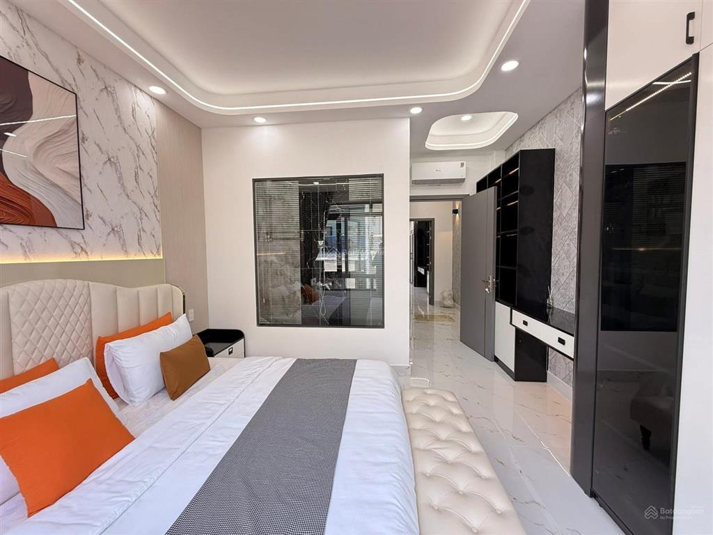 Nhà phố có thang máy  thạnh xuân 35  phường thới an, dt 4x15m, giá 7 tỷ 880 tl,  0933 015 ***