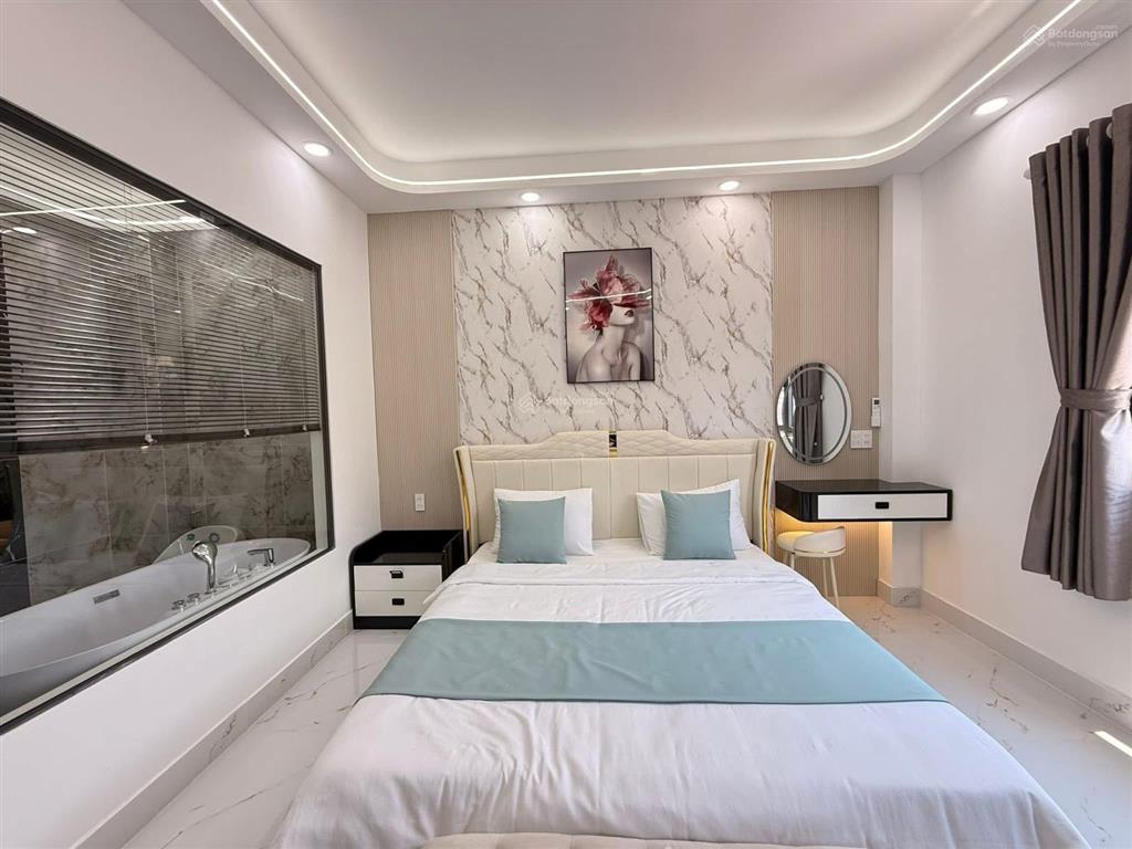 Nhà phố có thang máy  thạnh xuân 35  phường thới an, dt 4x15m, giá 7 tỷ 880 tl,  0933 015 ***