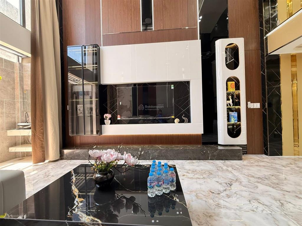 Nhà phố có thang máy  thạnh xuân 35  phường thới an, dt 4x15m, giá 7 tỷ 880 tl,  0933 015 ***