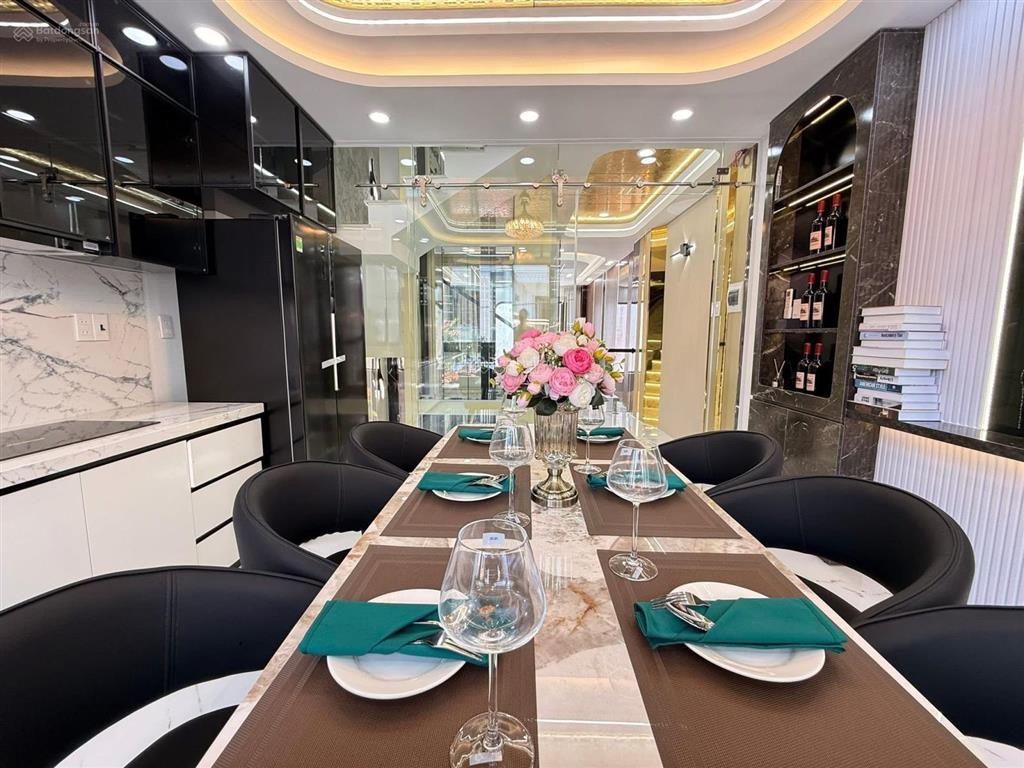 Nhà phố có thang máy  thạnh xuân 35  phường thới an, dt 4x15m, giá 7 tỷ 880 tl,  0933 015 ***