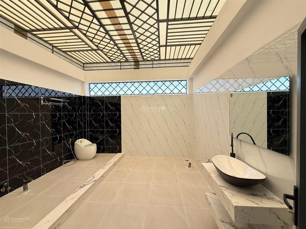 Nhà phố có thang máy  thạnh xuân 35  phường thới an, dt 4x15m, giá 7 tỷ 880 tl,  0933 015 ***