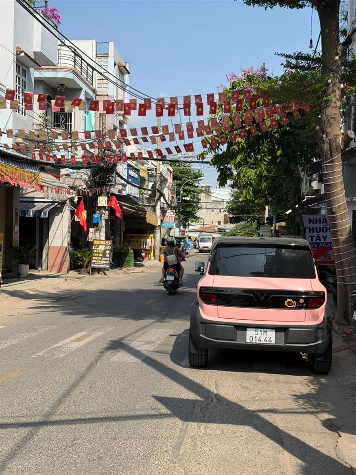 Nhà đướng sô 15  bình hưng hoà , kế aoen , dt 4x12,5 , giá 5tỷ6 tl ,  0933 015 ***