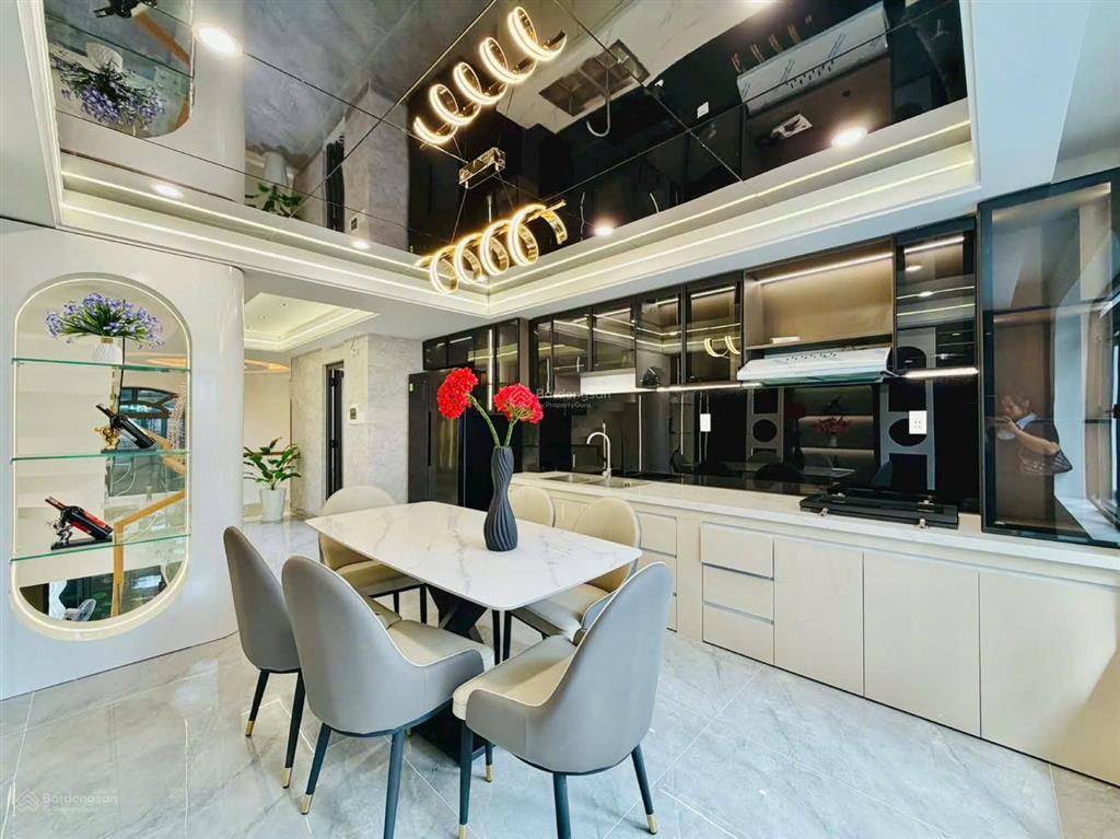 Nhà đường sô 10  phường thông tây hội , dt 4x13,5m , 4 lầu ,nội thất cao cấp , 9tỷ tl , 0933 015 ***