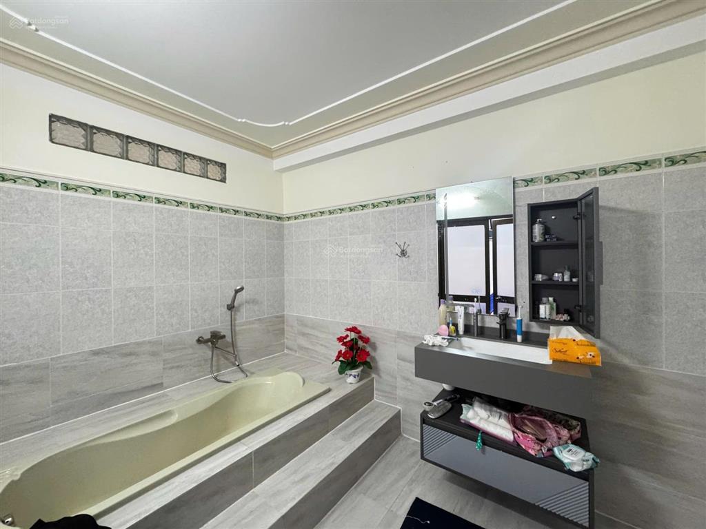 Nhà 3 tầng 2 mặt tiền trần khát chân  dương văn an . sơn trà . đà nẵng