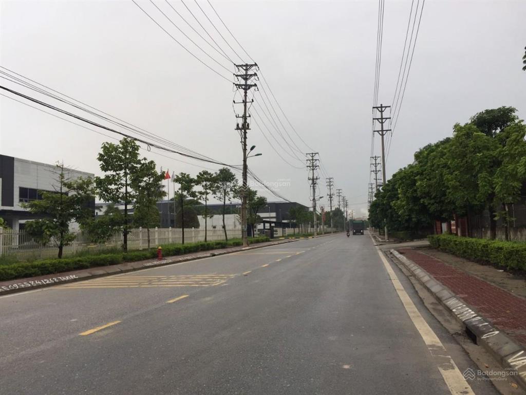 Bán đất dt 9000m² có kho xưởng 4000m² đang cho thuê và đang sử dụng. giá 270$/m²