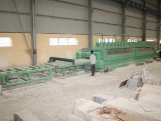 Bán xưởng dt 1ha có 4000m2 nhà xưởng có cẩu trục cao thông thủy 10m. giá bán 75 tỷ
