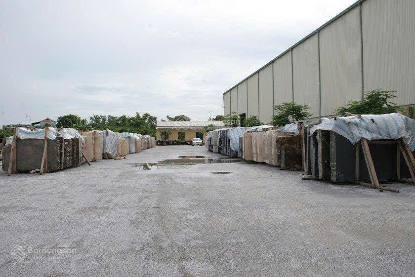 Bán xưởng dt 1ha có 4000m2 nhà xưởng có cẩu trục cao thông thủy 10m. giá bán 75 tỷ