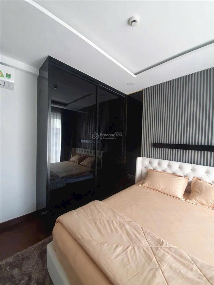 Bán căn hộ cao cấp căn góc phú mỹ hưng  midtown the grande, lầu trung.  0936 032 ***