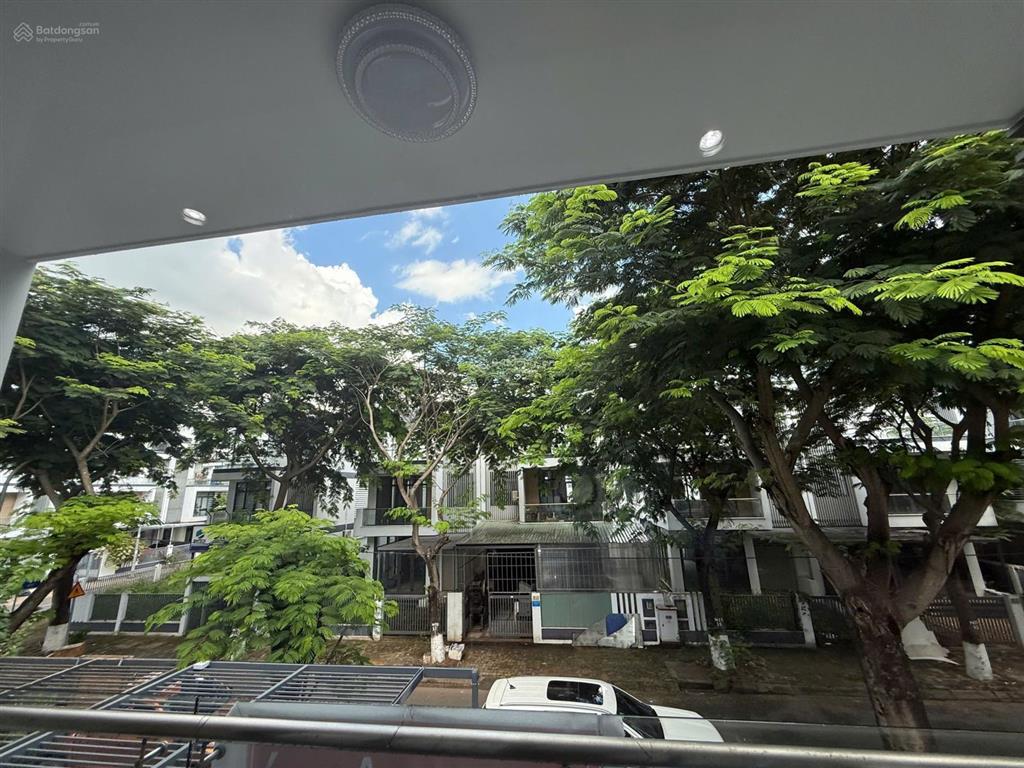 Chính chủ cho thuê biệt thự villa song lập khu thăng long, long phước, tp. hcm.  0936 032 ***
