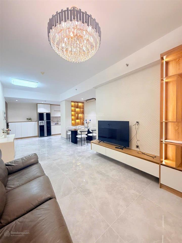 Cho thuê căn góc midtown phú mỹ hưng e4 m8 2pn 96m², view hồ bơi, full nội thất