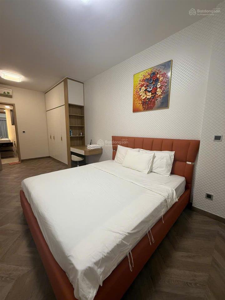 Cho thuê căn góc midtown phú mỹ hưng e4 m8 2pn 96m², view hồ bơi, full nội thất