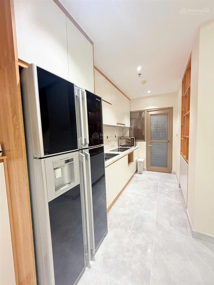 Cho thuê căn góc midtown phú mỹ hưng e4 m8 2pn 96m², view hồ bơi, full nội thất