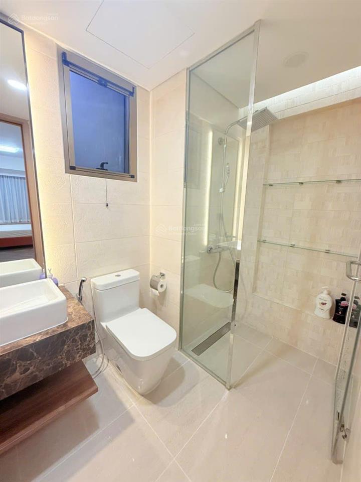 Cho thuê căn góc midtown phú mỹ hưng e4 m8 2pn 96m², view hồ bơi, full nội thất