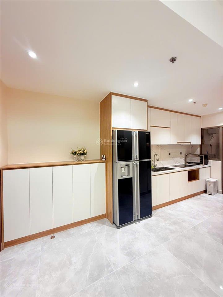 Cho thuê căn góc midtown phú mỹ hưng e4 m8 2pn 96m², view hồ bơi, full nội thất