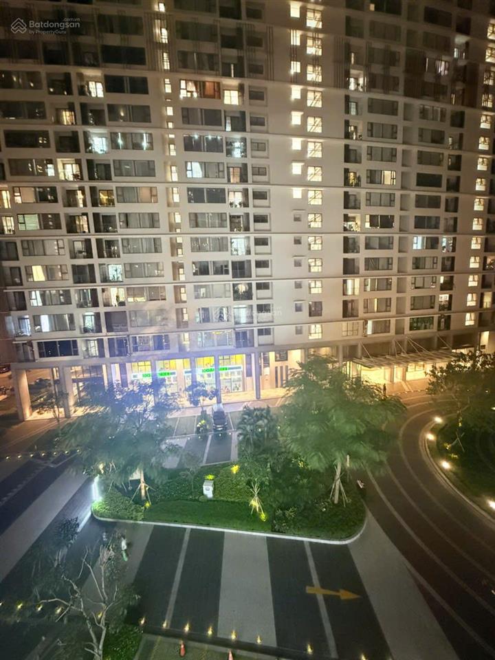 Cho thuê căn góc midtown phú mỹ hưng e4 m8 2pn 96m², view hồ bơi, full nội thất