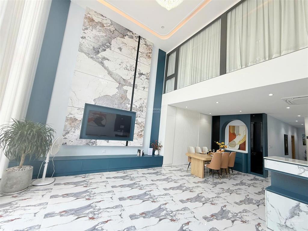 Cho thuê nguyên căn mới 100%, nội thất cao cấp ở eco green sài gòn, lối đi riêng