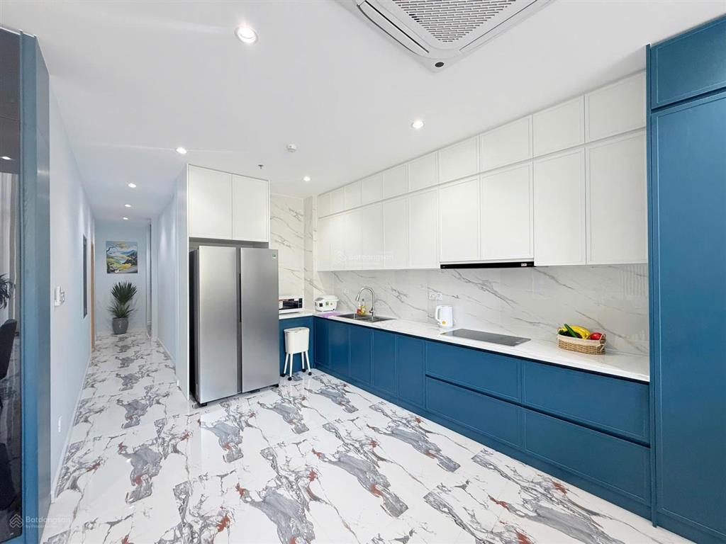 Cho thuê nguyên căn mới 100%, nội thất cao cấp ở eco green sài gòn, lối đi riêng