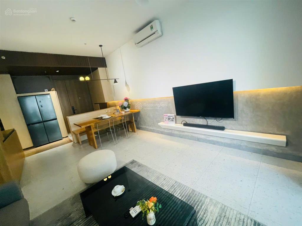 Cho thuê e5 m8 midtown 2pn 80m2  full nội thất  view hồ bơi  33tr/tháng