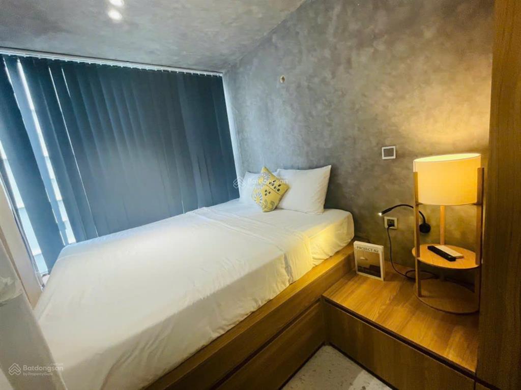 Cho thuê e5 m8 midtown 2pn 80m2  full nội thất  view hồ bơi  33tr/tháng