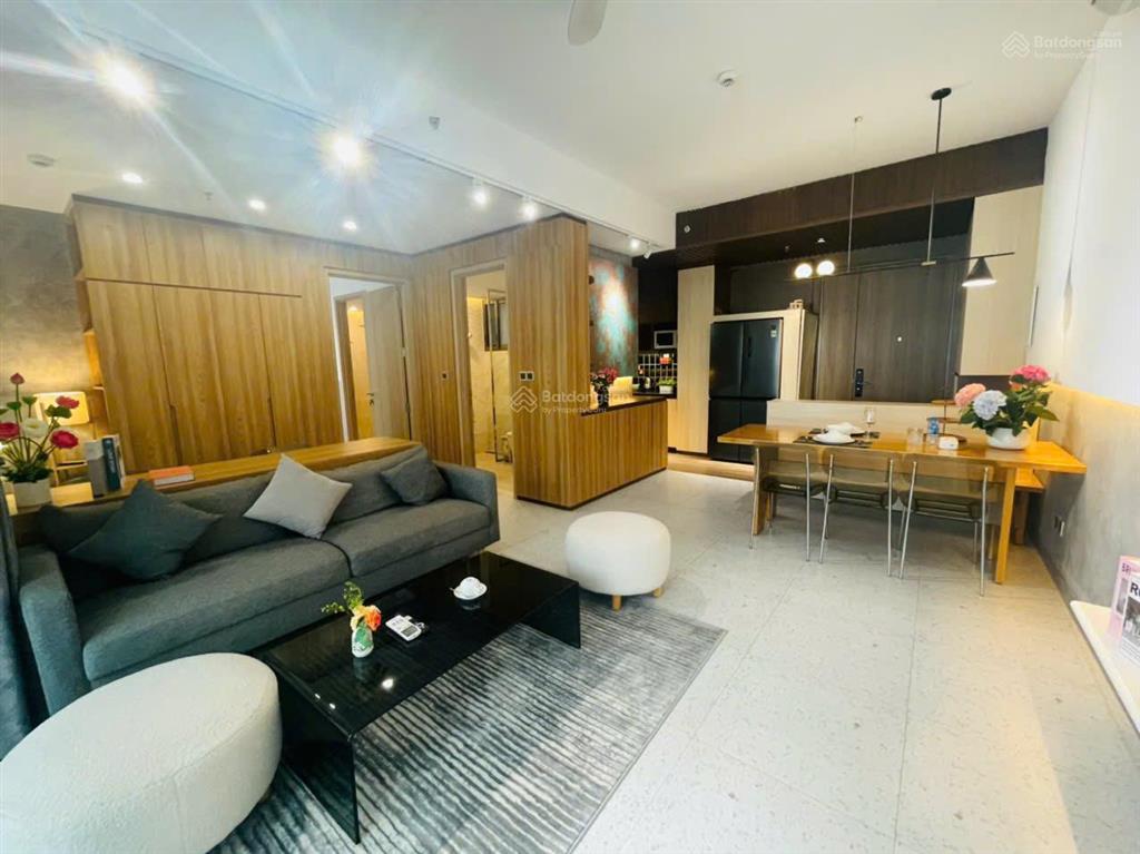 Cho thuê e5 m8 midtown 2pn 80m2  full nội thất  view hồ bơi  33tr/tháng