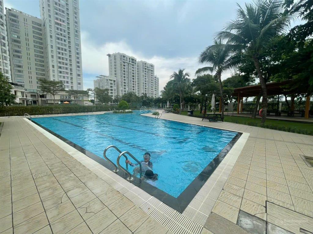 Cho thuê grand house riverside residence 500m2 5pn + phòng giúp việc view hồ bơi 5.000 usd/tháng