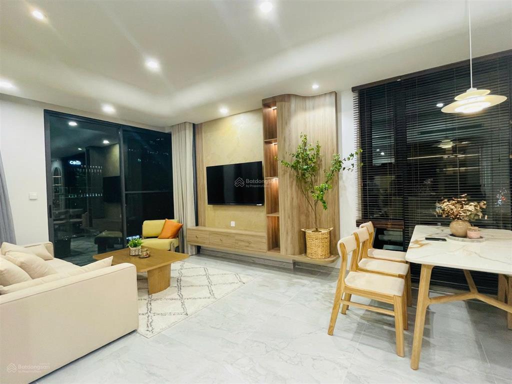 Cho thuê căn hộ góc cardinal court  3pn 115m2  view hồ bơi  60tr/tháng