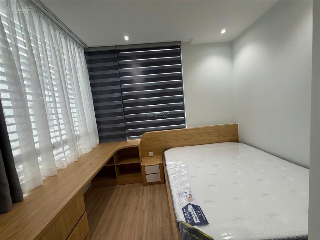 Cho thuê villa song lập khu thăng long long phước  5pn xd 300m2  full nội thất  40triệu/tháng