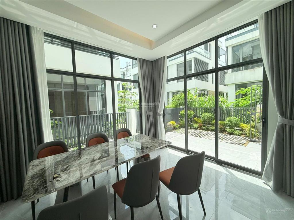 Cho thuê villa song lập khu thăng long long phước  5pn xd 300m2  full nội thất  40triệu/tháng