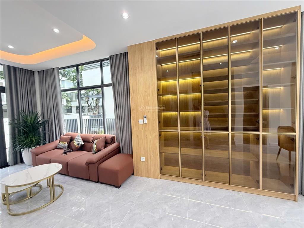 Cho thuê villa song lập khu thăng long long phước  5pn xd 300m2  full nội thất  40triệu/tháng
