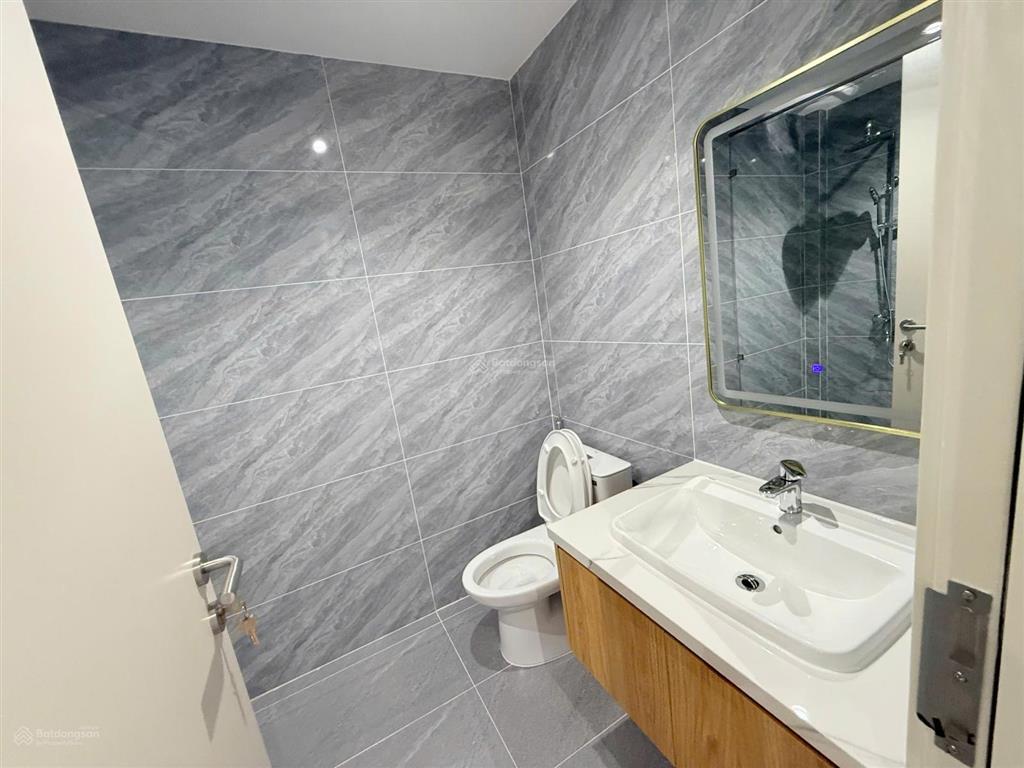 Cho thuê villa song lập khu thăng long long phước  5pn xd 300m2  full nội thất  40triệu/tháng