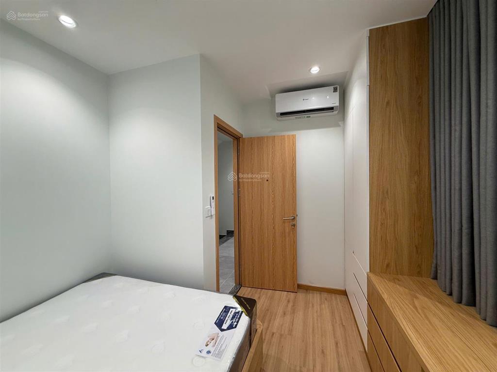 Cho thuê villa song lập khu thăng long long phước  5pn xd 300m2  full nội thất  40triệu/tháng