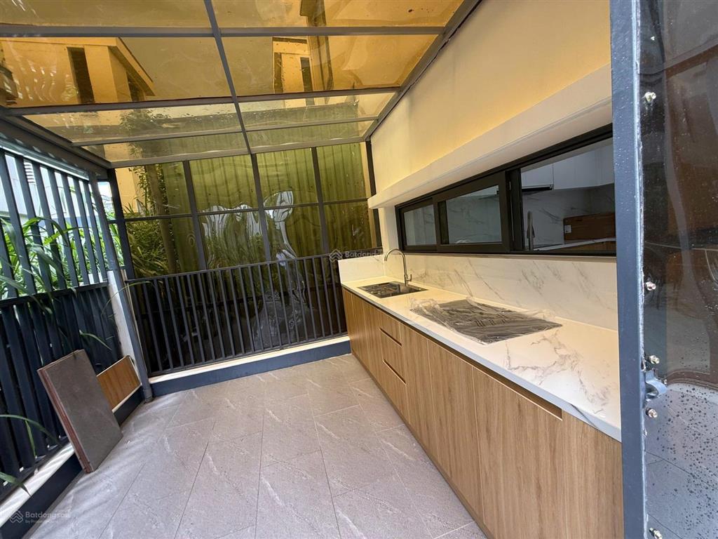 Cho thuê villa song lập khu thăng long long phước  5pn xd 300m2  full nội thất  40triệu/tháng