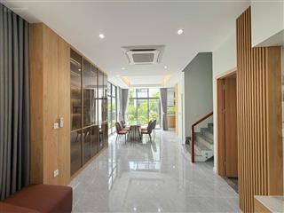 Cho thuê villa song lập khu thăng long long phước  5pn xd 300m2  full nội thất  40triệu/tháng