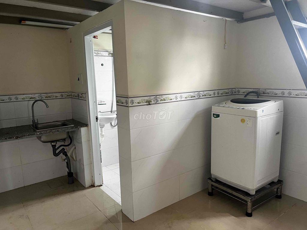 Nhà trọ mặt tiền đường