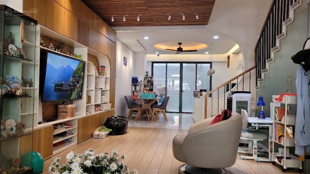 Cần bán gấp nhà kdt vạn phúc city giá 19.5tỷ nhà như hình